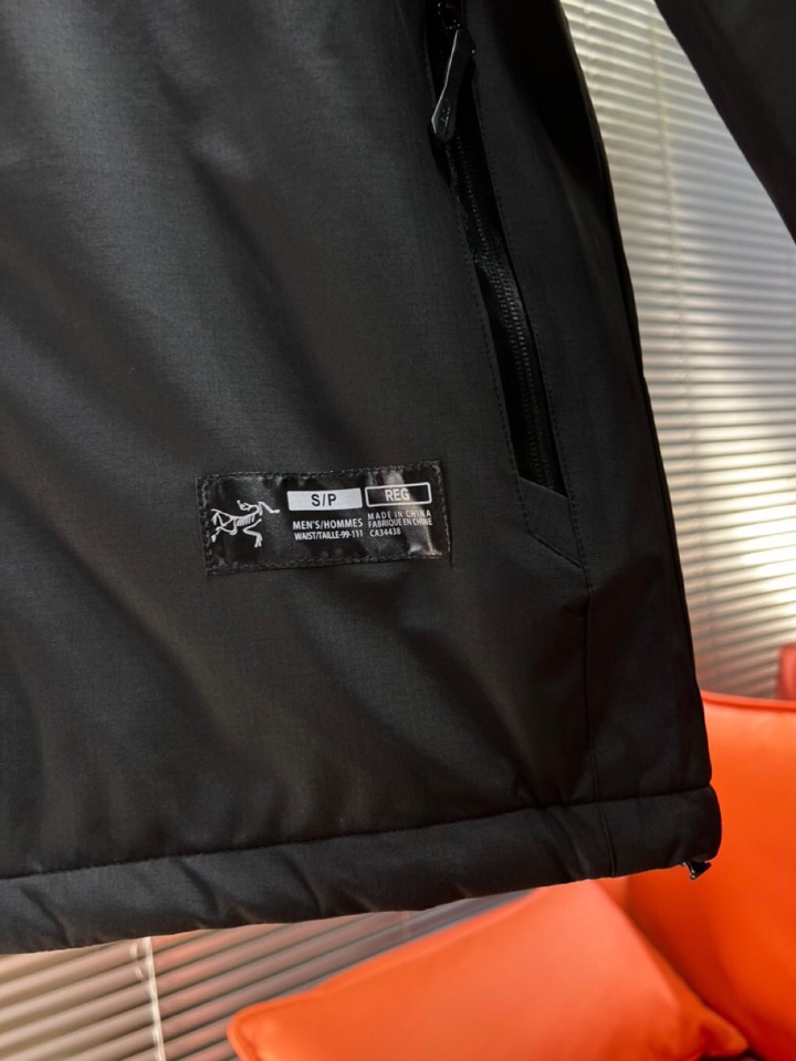 (Arcteryx）始祖鸟2025秋冬棉服夹克外套，定制原版logo五金，精致工艺面料，顶级元素融合打造