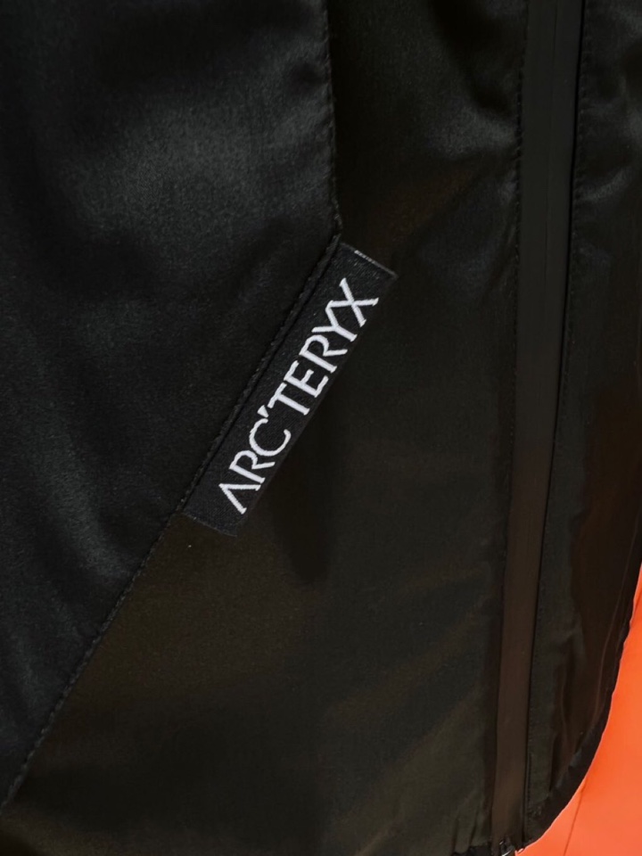 (Arcteryx）始祖鸟2025秋冬棉服夹克外套，定制原版logo五金，精致工艺面料，顶级元素融合打造