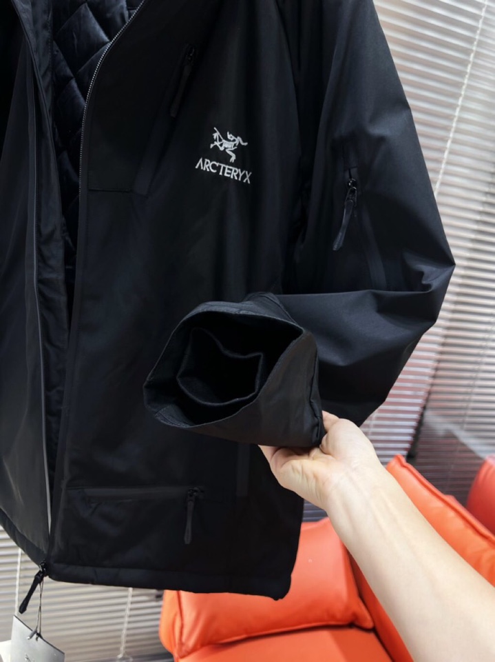 (Arcteryx）始祖鸟2025秋冬棉服夹克外套，定制原版logo五金，精致工艺面料，顶级元素融合打造