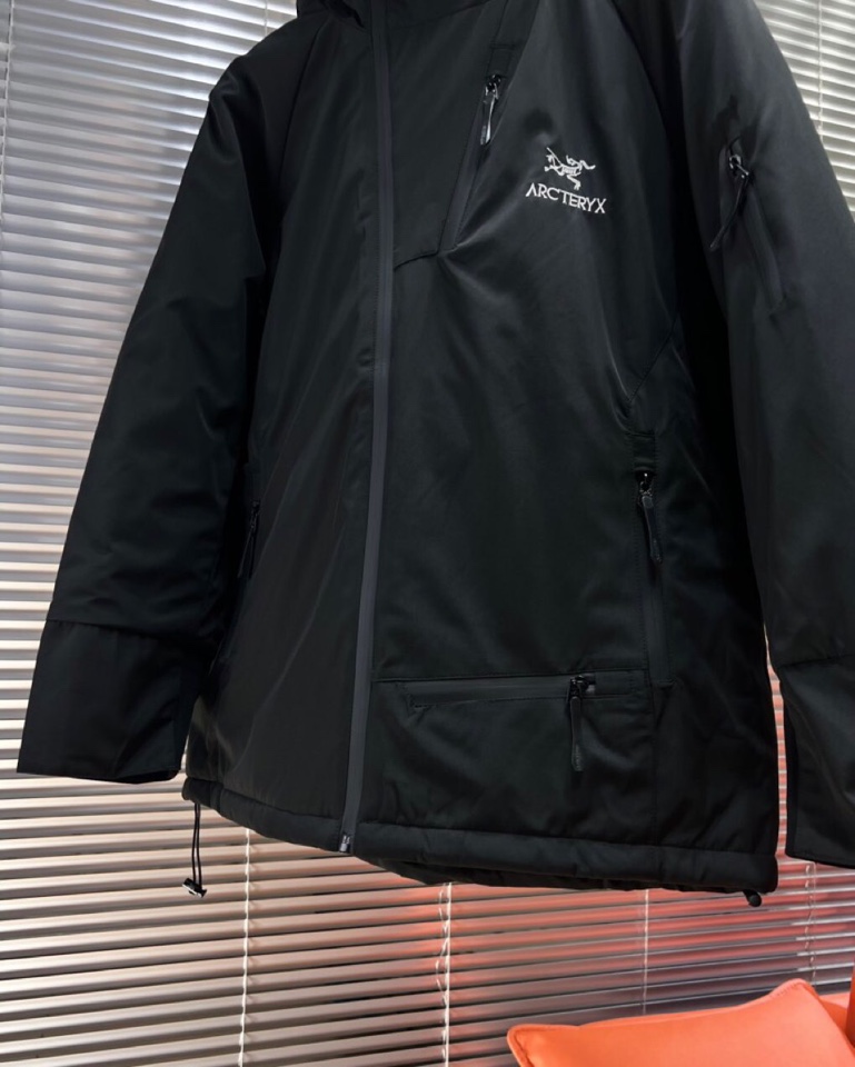 (Arcteryx）始祖鸟2025秋冬棉服夹克外套，定制原版logo五金，精致工艺面料，顶级元素融合打造