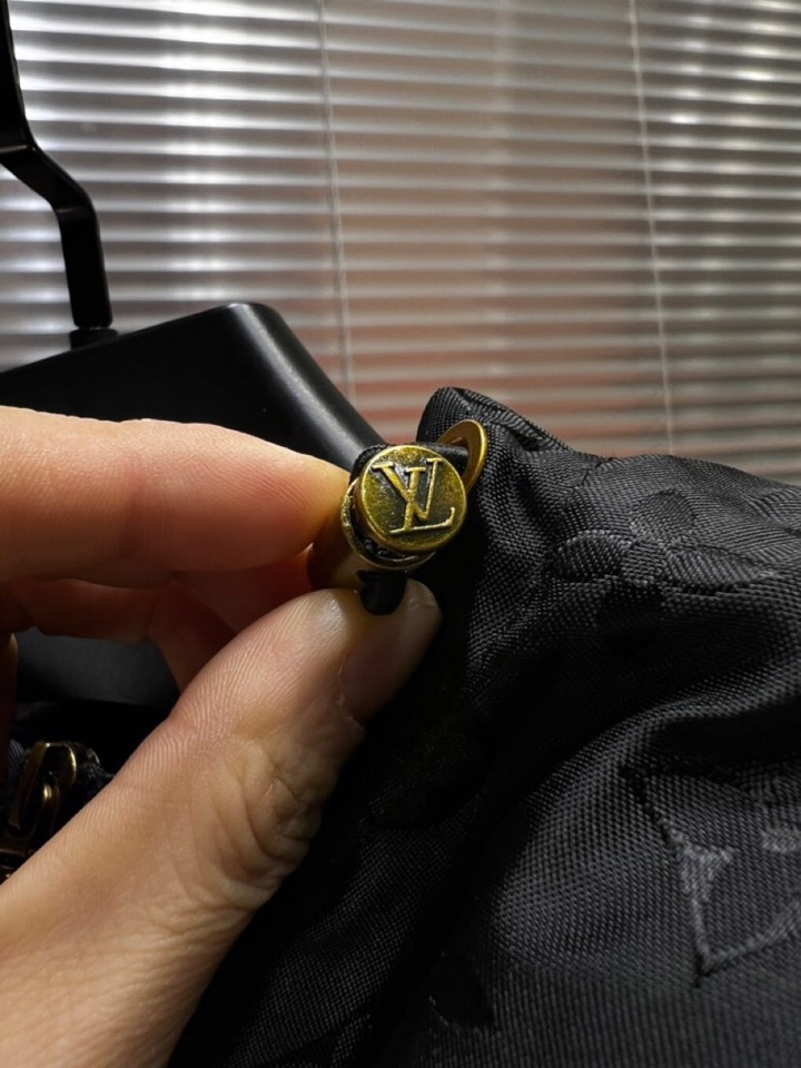 Gucci 古奇 2025秋冬棉服夹克外套，定制原版logo五金，精致工艺面料，顶级元素融合打造，潮男时