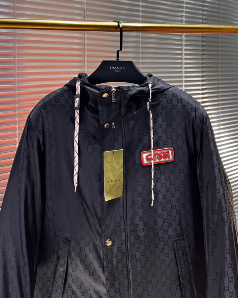 Gucci 古奇 2025秋冬棉服夹克外套，定制原版logo五金，精致工艺面料，顶级元素融合打造，潮男时