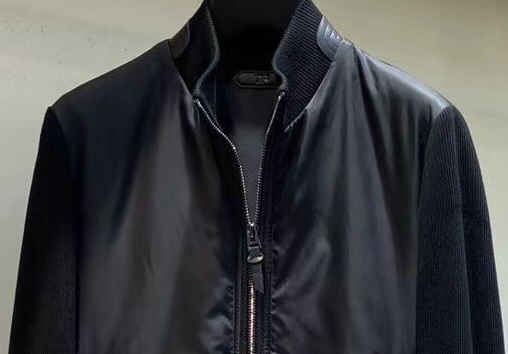 TF 2025秋冬新款爆款哈林顿加棉立领夹克、三色齐发，全真皮配饰；简约大气上档次；面料柔软舒适顺滑，耐