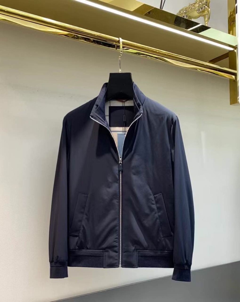 Loro Piana 诺悠翩雅lP🆕 秋冬补新款，爆款飞行员加棉立领夹克、三色齐发，简约大气上档次；面料