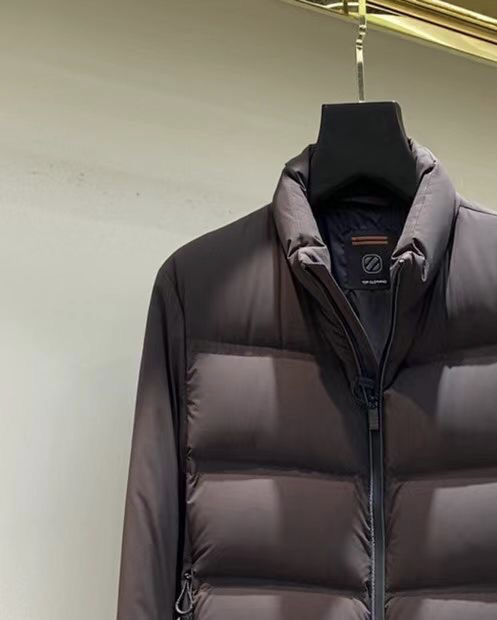 Ermenegildo Zegna 杰尼亚2025秋冬新款爆款立领羽绒服；保暖性好；二色齐发；新国标90