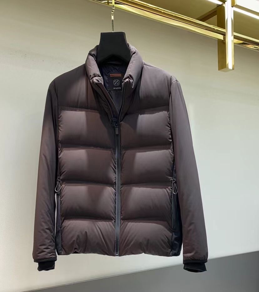 Ermenegildo Zegna 杰尼亚2025秋冬新款爆款立领羽绒服；保暖性好；二色齐发；新国标90