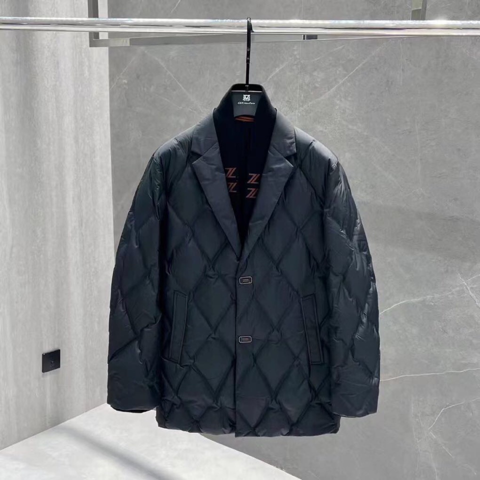 Ermenegildo Zegna 杰尼亚2025秋冬新款新时尚可脱卸围巾款爆款羽绒服；保暖性好；单色齐