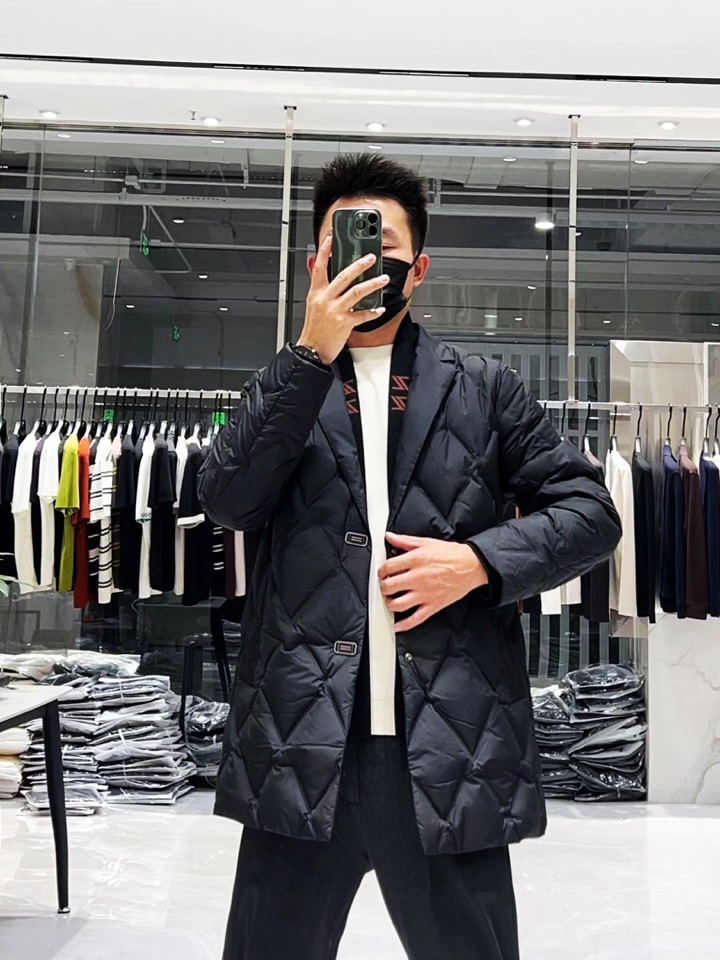 Ermenegildo Zegna 杰尼亚2025秋冬新款新时尚可脱卸围巾款爆款羽绒服；保暖性好；单色齐