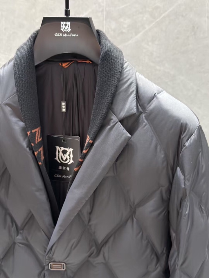 Ermenegildo Zegna 杰尼亚2025秋冬新款新时尚可脱卸围巾款爆款羽绒服；保暖性好；单色齐