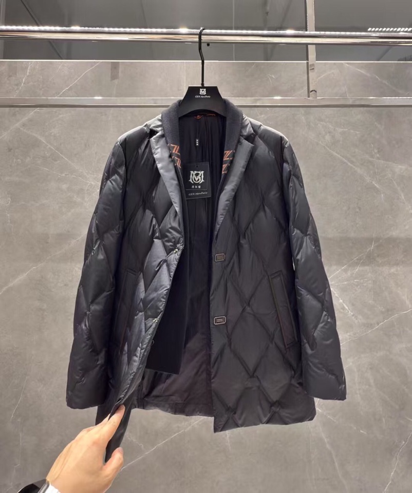 Ermenegildo Zegna 杰尼亚2025秋冬新款新时尚可脱卸围巾款爆款羽绒服；保暖性好；单色齐