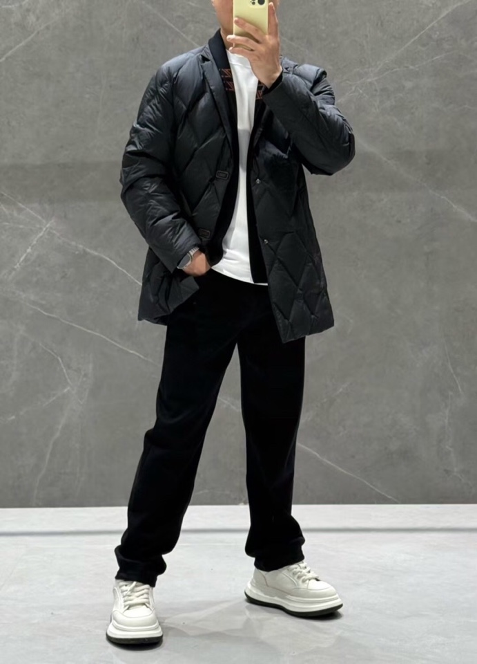 Ermenegildo Zegna 杰尼亚2025秋冬新款新时尚可脱卸围巾款爆款羽绒服；保暖性好；单色齐