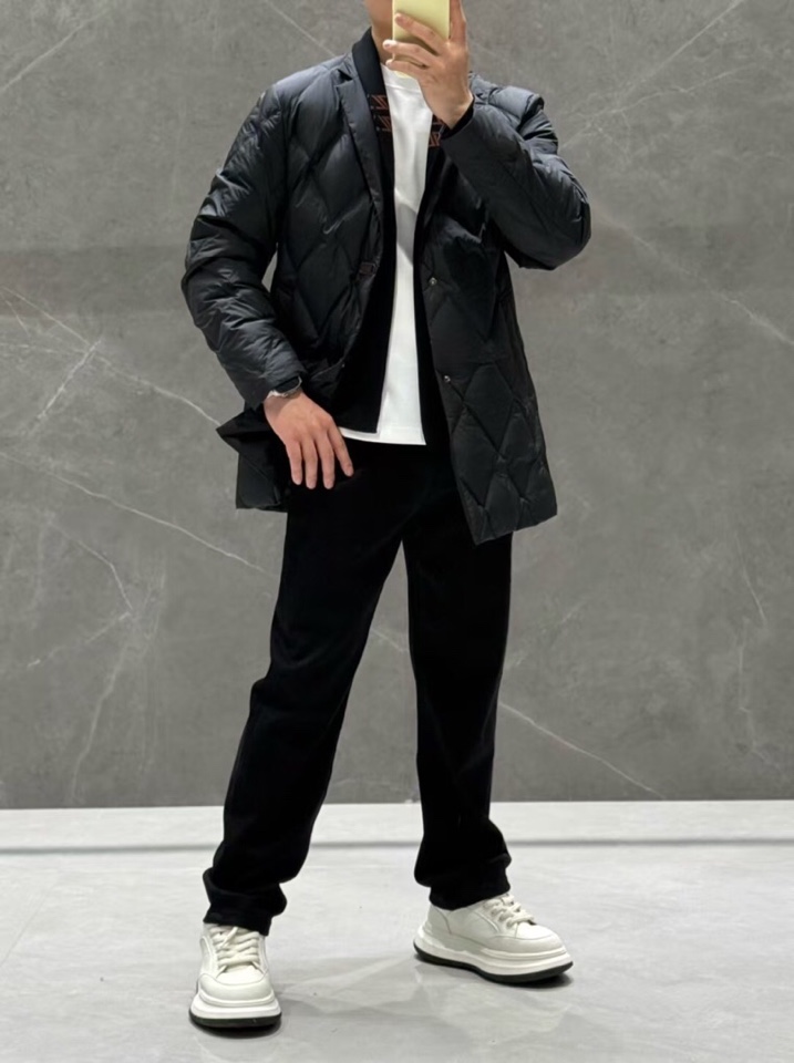 Ermenegildo Zegna 杰尼亚2025秋冬新款新时尚可脱卸围巾款爆款羽绒服；保暖性好；单色齐