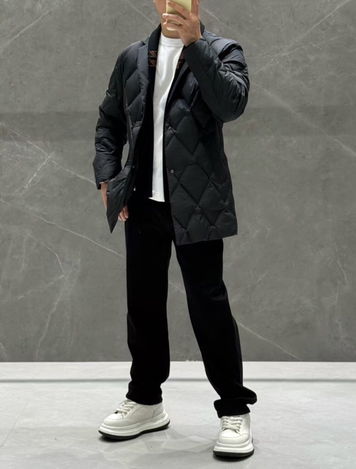 Ermenegildo Zegna 杰尼亚2025秋冬新款新时尚可脱卸围巾款爆款羽绒服；保暖性好；单色齐