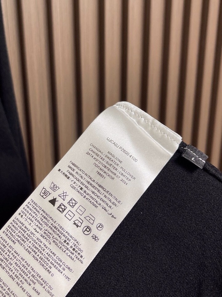 Brioni布莱奥尼 秋冬新品翻领毛衣长袖羊毛衫，作为年度最是经典单品，经过设计重新演绎，质感绝佳，手感