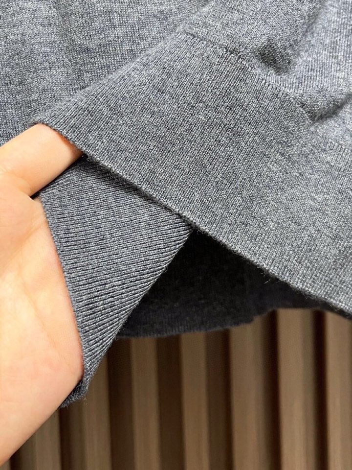 kiton 奇顿半拉链翻领毛衣针织衫，精选优质美利奴羊毛，轻盈蓬松却比普通羊毛更保暖，室内外自由切换，告