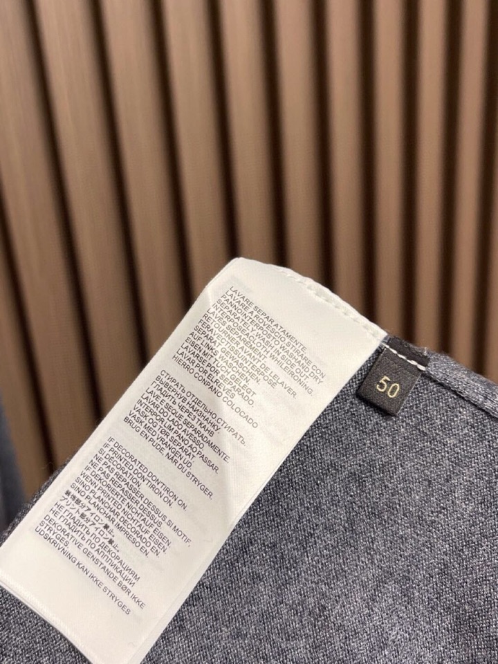 kiton 奇顿半拉链翻领毛衣针织衫，精选优质美利奴羊毛，轻盈蓬松却比普通羊毛更保暖，室内外自由切换，告