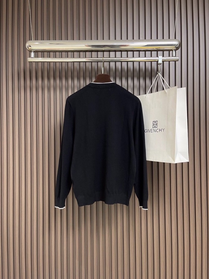 BC Brunello Cucinelli 2025SS秋季新品假两件长袖圆领毛衣帅气时尚，简约百搭款。