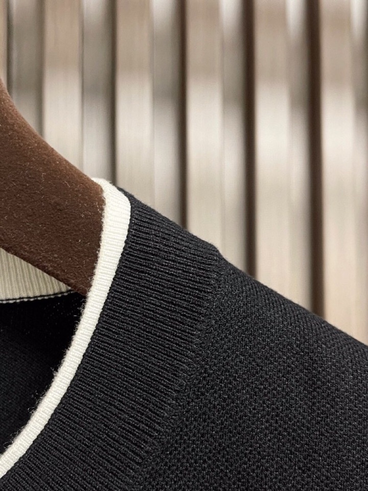 BC Brunello Cucinelli 2025SS秋季新品假两件长袖圆领毛衣帅气时尚，简约百搭款。