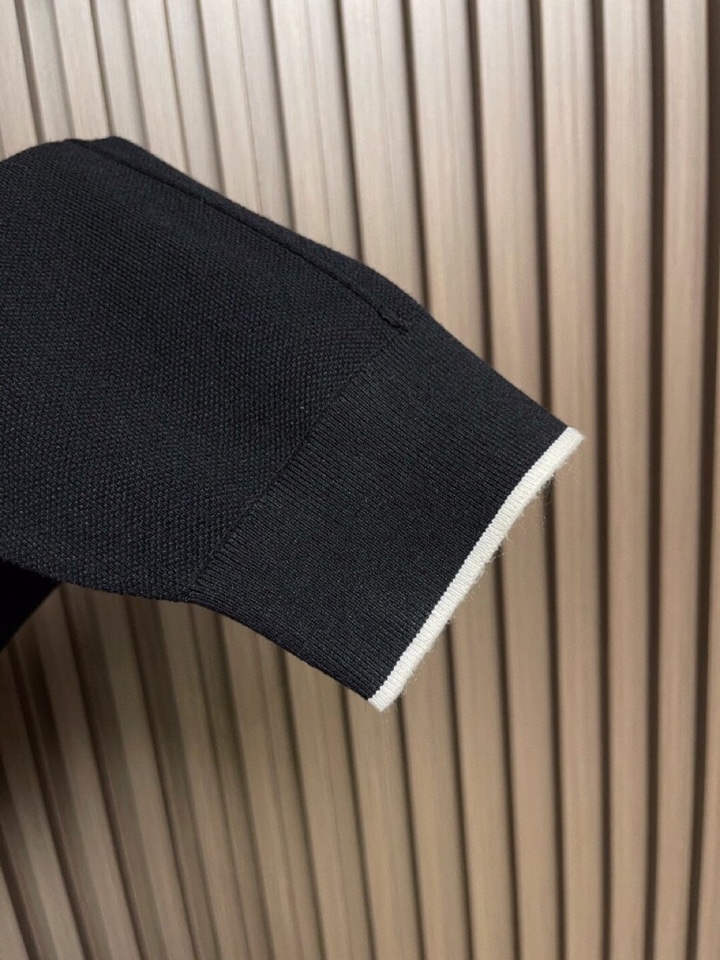 BC Brunello Cucinelli 2025SS秋季新品假两件长袖圆领毛衣帅气时尚，简约百搭款。