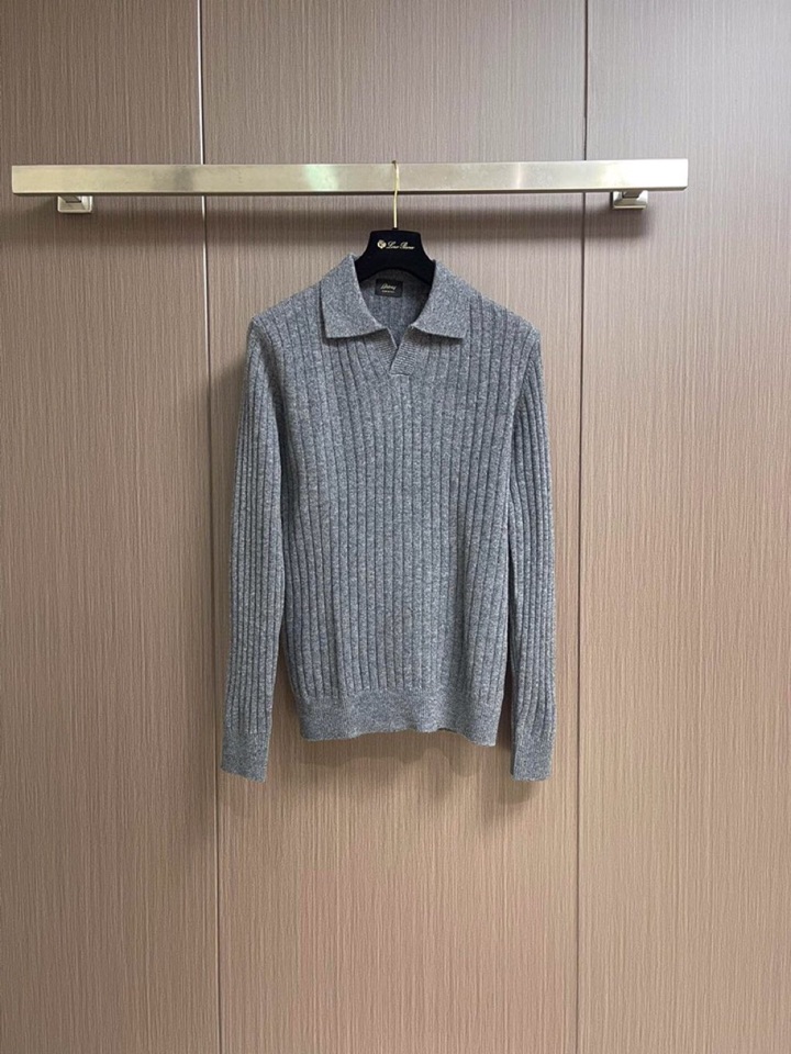 \n Brioni 2025SS翻领毛衣针织长袖毛衣，高端奢华且白金级的一款经典基础款针织。通体的设计完