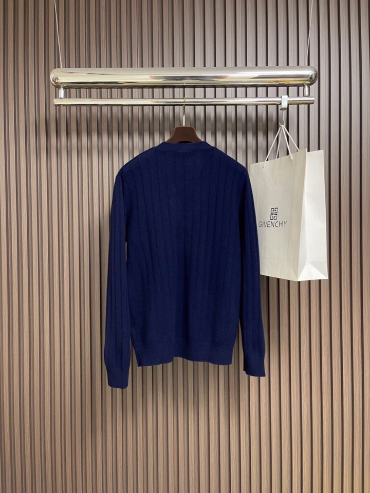 Loro Piana 诺悠翩雅lP🆕 SS秋冬新款针织V领开衫毛衣 经典设计感与颜值爆棚，品质更是无法挑