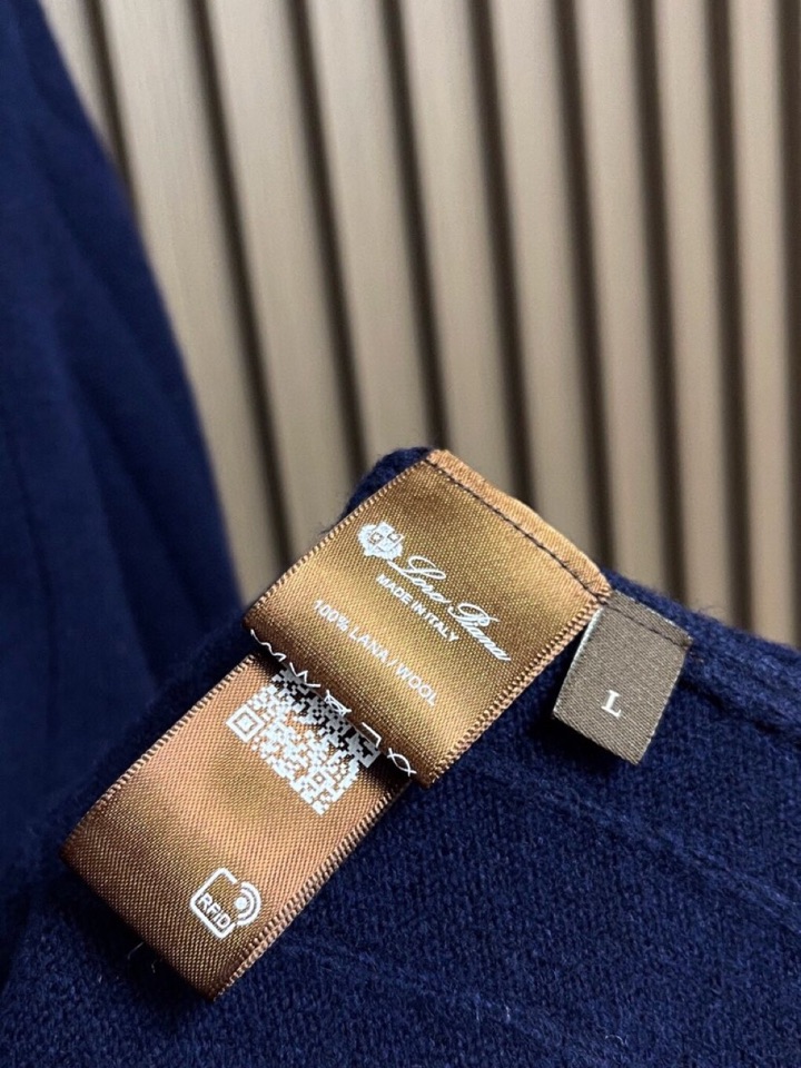 Loro Piana 诺悠翩雅lP🆕 SS秋冬新款针织V领开衫毛衣 经典设计感与颜值爆棚，品质更是无法挑