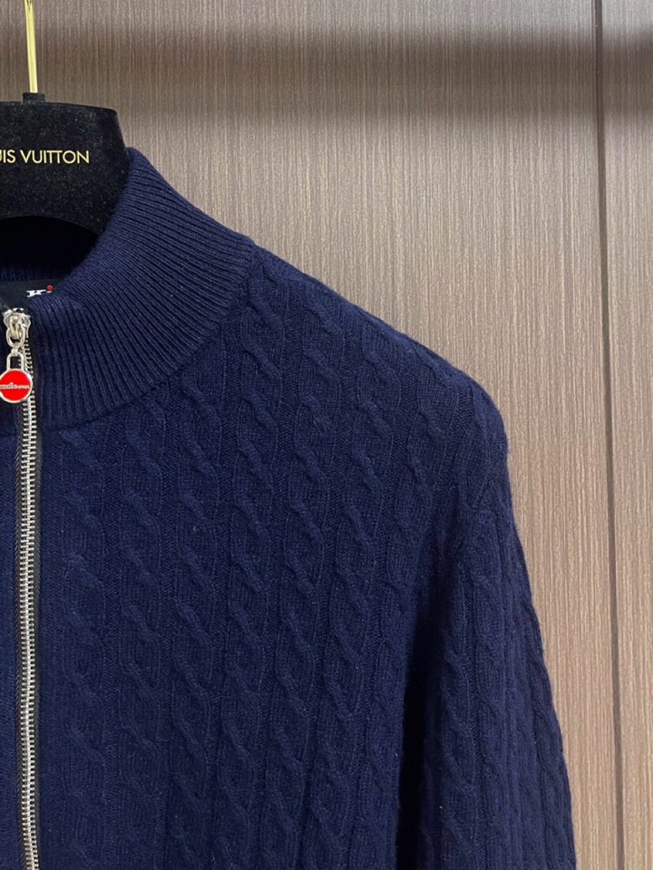 kiton 拉链小高领针织开衫毛衣，精选优质美利奴羊毛，轻盈蓬松却比普通羊毛更保暖，室内外自由切换，告别