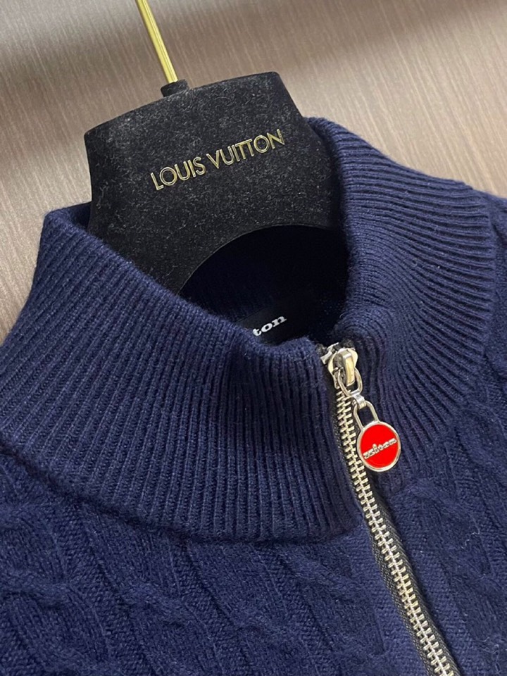 kiton 拉链小高领针织开衫毛衣，精选优质美利奴羊毛，轻盈蓬松却比普通羊毛更保暖，室内外自由切换，告别