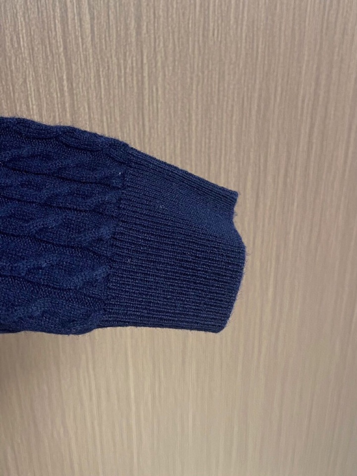 kiton 拉链小高领针织开衫毛衣，精选优质美利奴羊毛，轻盈蓬松却比普通羊毛更保暖，室内外自由切换，告别