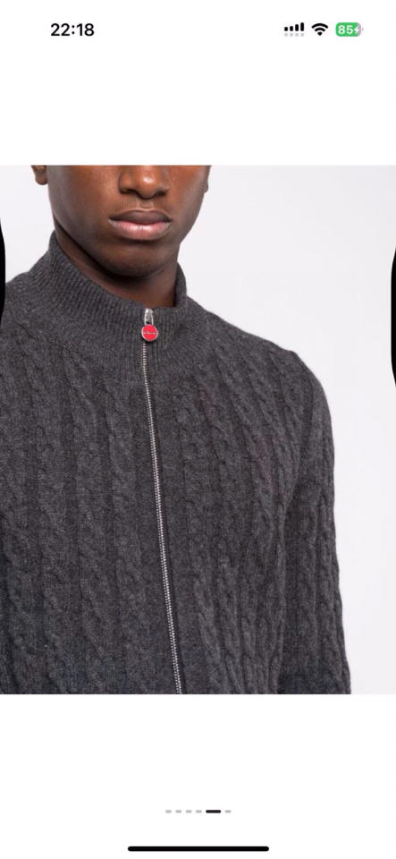 kiton 拉链小高领针织开衫毛衣，精选优质美利奴羊毛，轻盈蓬松却比普通羊毛更保暖，室内外自由切换，告别