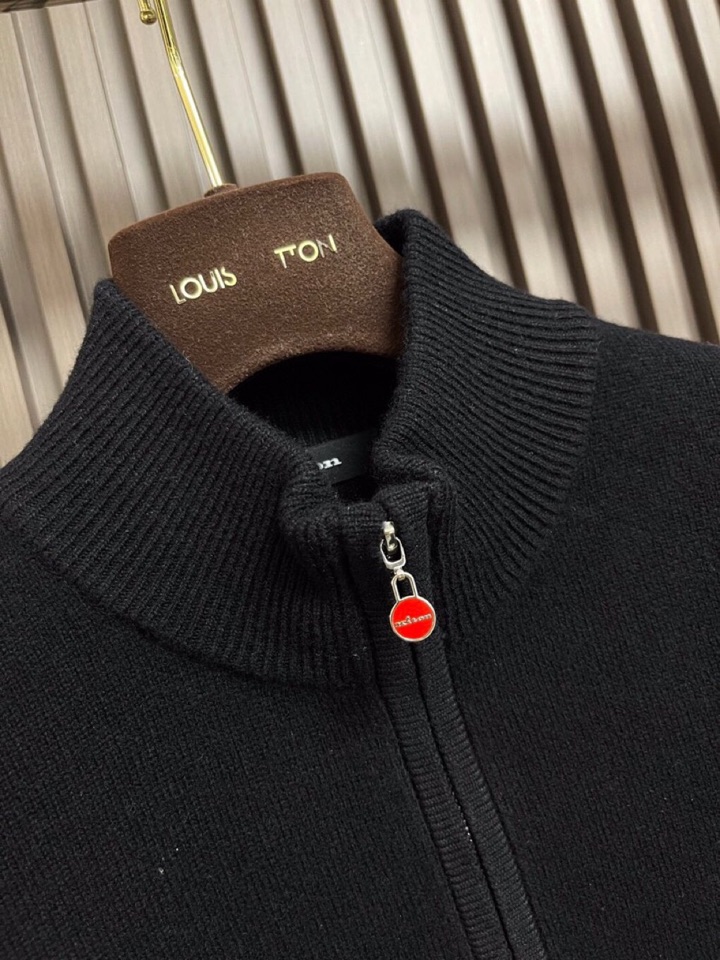 kiton 奇顿 半拉链小高领针织毛衣，精选优质美利奴羊毛，轻盈蓬松却比普通羊毛更保暖，室内外自由切换，