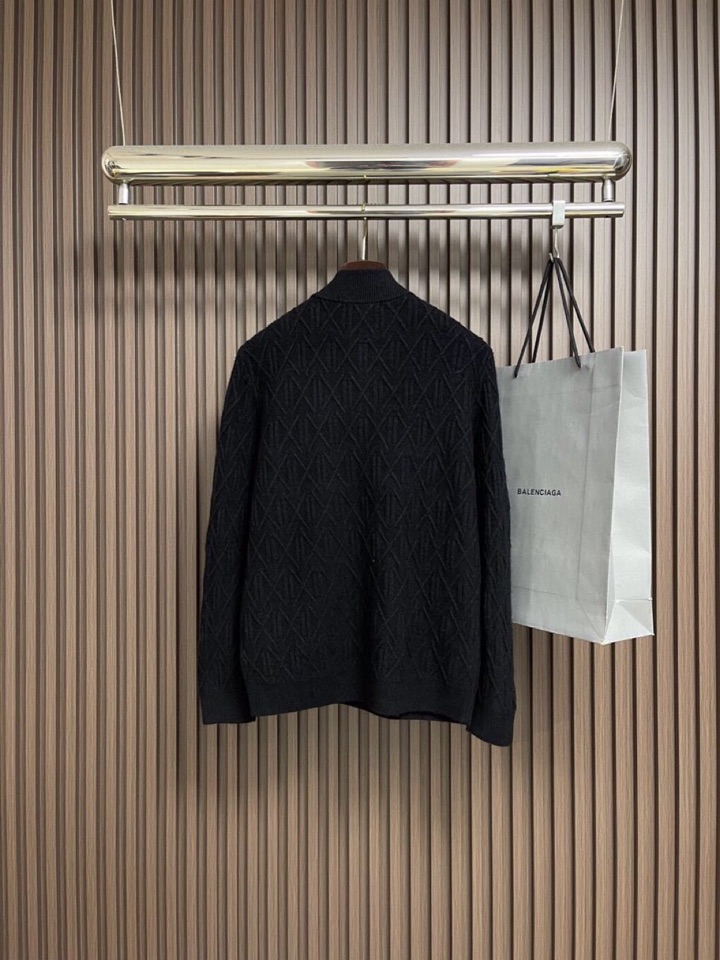 kiton 奇顿半拉链小高领针织毛衣，精选优质美利奴羊毛，轻盈蓬松却比普通羊毛更保暖，室内外自由切换，告