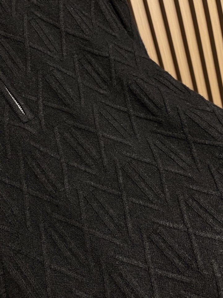 kiton 奇顿半拉链小高领针织毛衣，精选优质美利奴羊毛，轻盈蓬松却比普通羊毛更保暖，室内外自由切换，告