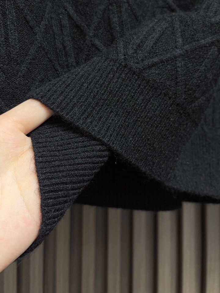 kiton 奇顿半拉链小高领针织毛衣，精选优质美利奴羊毛，轻盈蓬松却比普通羊毛更保暖，室内外自由切换，告