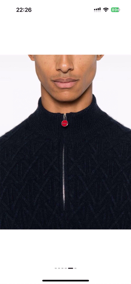 kiton 奇顿半拉链小高领针织毛衣，精选优质美利奴羊毛，轻盈蓬松却比普通羊毛更保暖，室内外自由切换，告