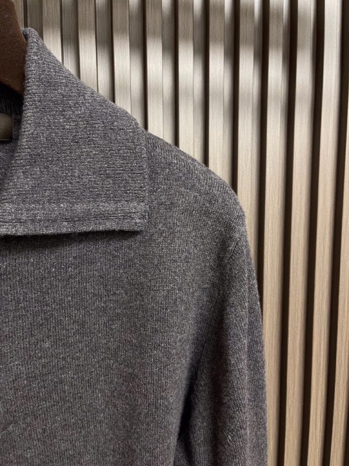 Loro Piana 诺悠翩雅lP🆕 半拉链毛衣针织衫，男士半拉链立领针织衫，质感上新，暖意随行。精选羊