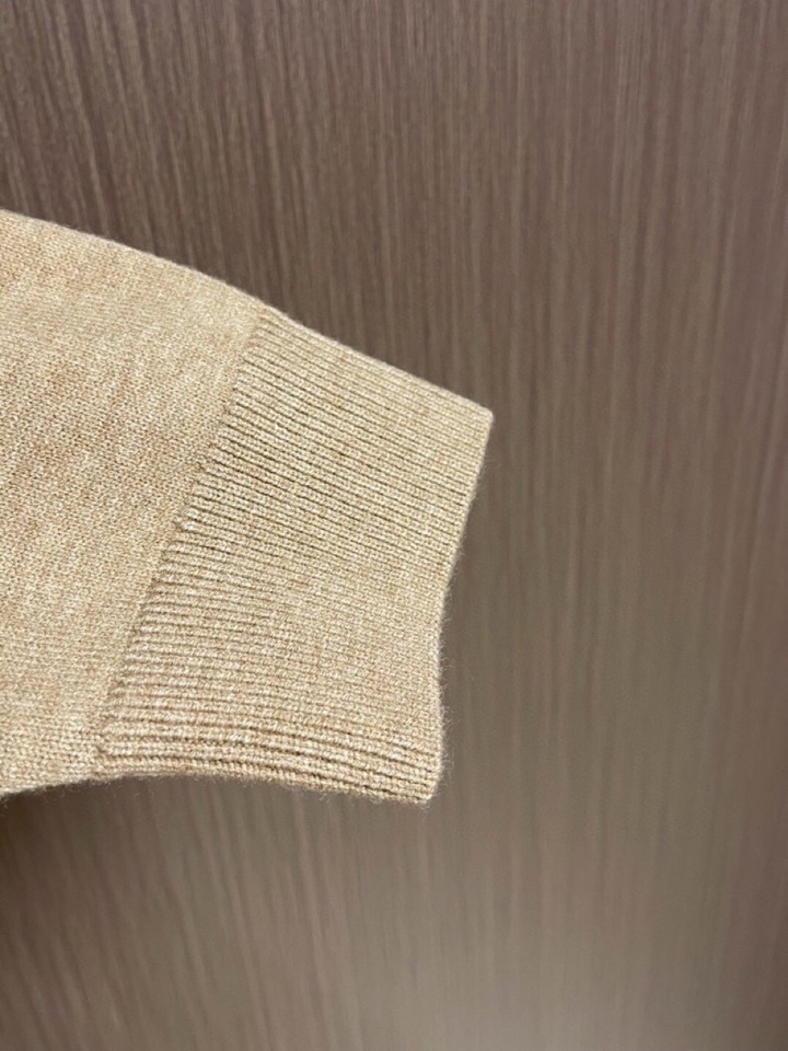 Loro Piana 诺悠翩雅lP🆕 羊绒针织毛衣开衫，100％顶级羊绒面料，奢级纤维带来云朵般柔糯触感