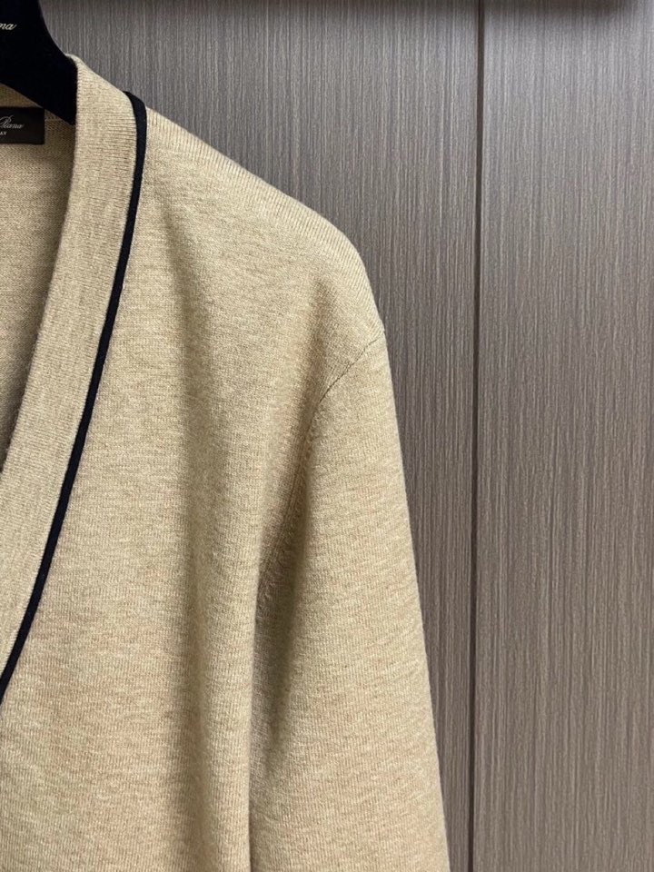 Loro Piana 诺悠翩雅lP🆕 羊绒针织毛衣开衫，100％顶级羊绒面料，奢级纤维带来云朵般柔糯触感