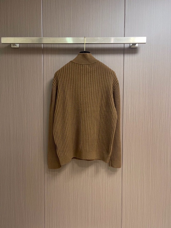 Brioni 2025SS翻领针织长袖开衫毛衣，高端奢华且白金级的一款经典基础款针织。通体的设计完美融合