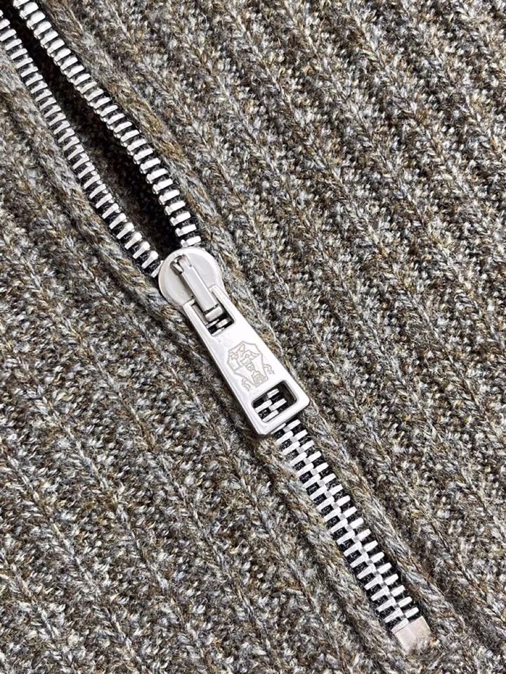 Brunello Cucinelli BC秋冬新款半拉链针织毛衣，经典设计感与颜值爆棚的外套，品质更是无