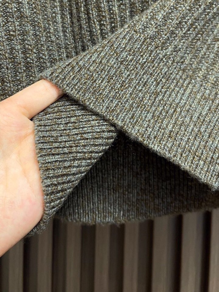 Brunello Cucinelli BC秋冬新款半拉链针织毛衣，经典设计感与颜值爆棚的外套，品质更是无