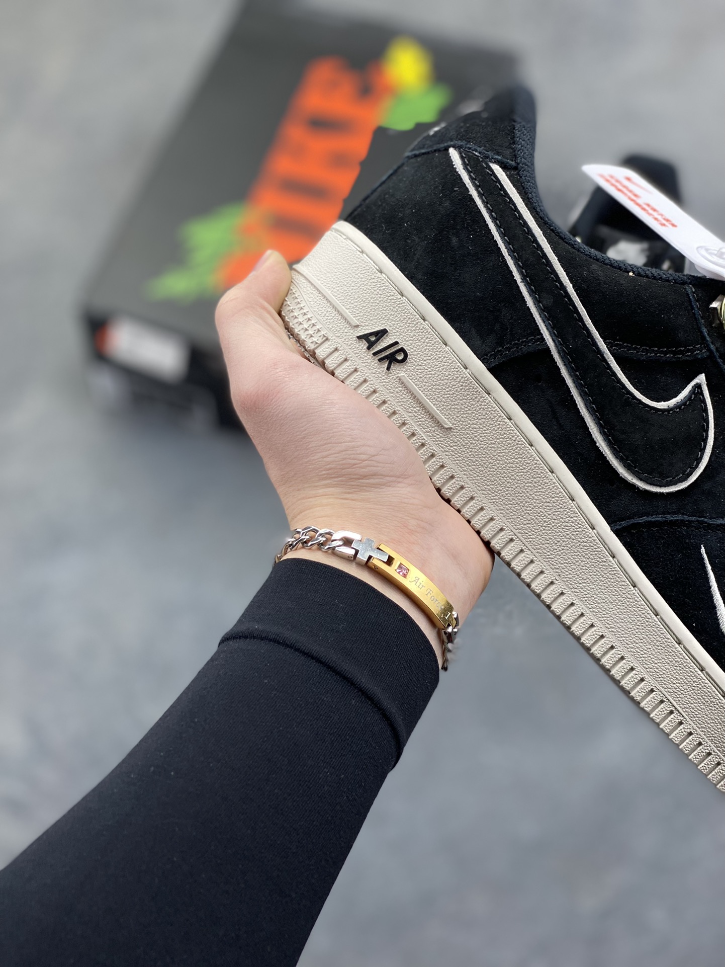 图片[6]-NIke Air Force 1 ‘07 Low 空军一号低帮 运动鞋 休闲鞋 折边针车 工艺难度大 原楦头原纸板 原装鞋盒 定制五金配件 内置全掌气垫 原厂鞋底 货号：DY9867-100 尺码：36 36.5 37.5 38 38.5 39 40 40.5 41 42 42.5 43 44 44.5 45-选品中心