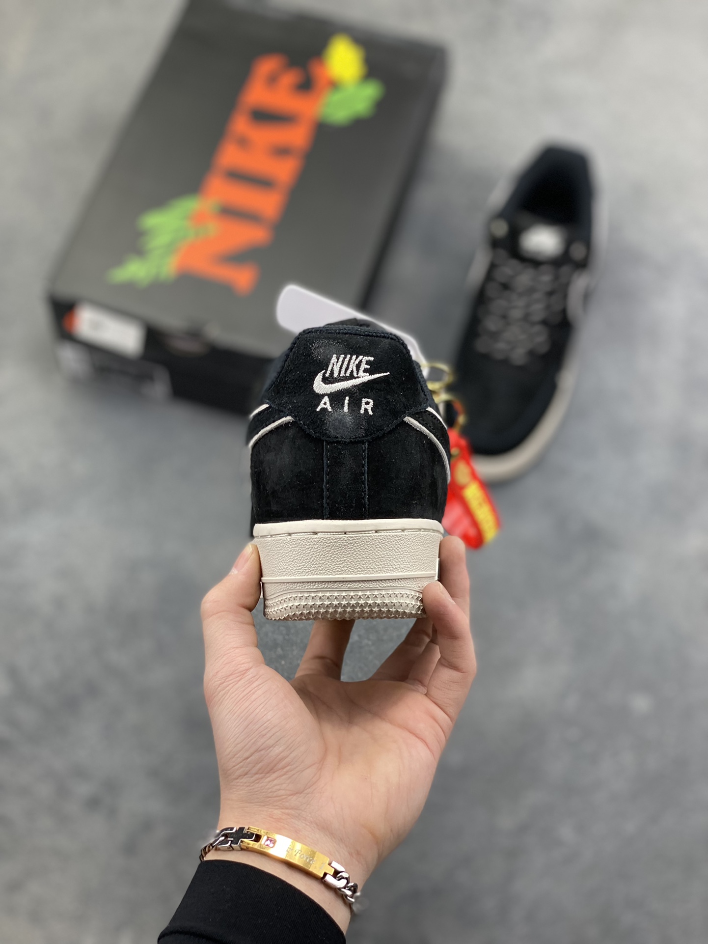图片[4]-NIke Air Force 1 ‘07 Low 空军一号低帮 运动鞋 休闲鞋 折边针车 工艺难度大 原楦头原纸板 原装鞋盒 定制五金配件 内置全掌气垫 原厂鞋底 货号：DY9867-100 尺码：36 36.5 37.5 38 38.5 39 40 40.5 41 42 42.5 43 44 44.5 45-选品中心