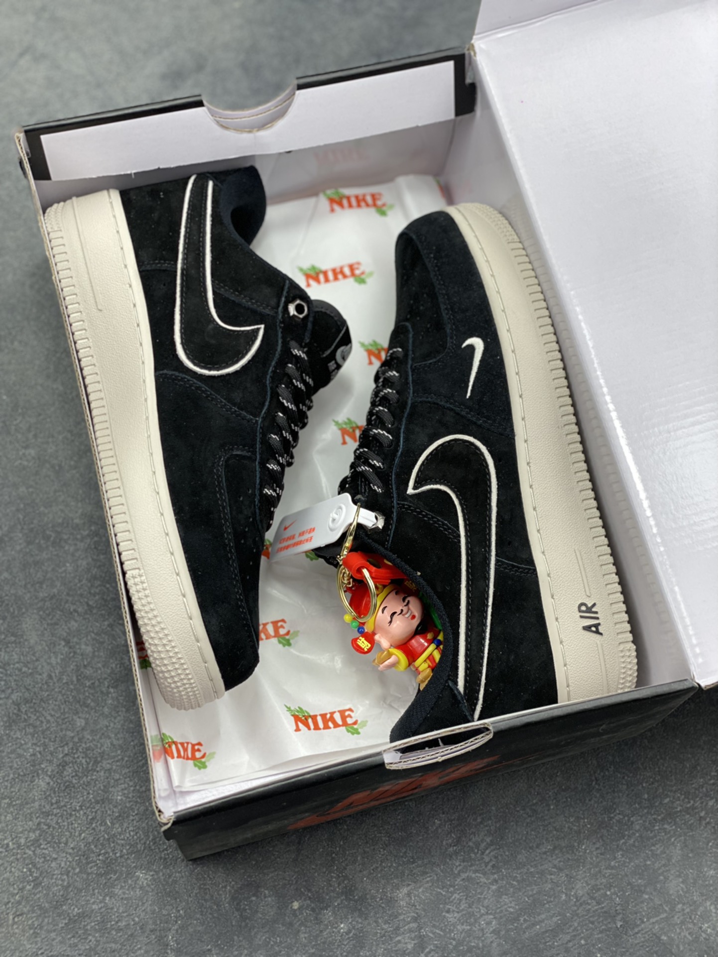 图片[9]-NIke Air Force 1 ‘07 Low 空军一号低帮 运动鞋 休闲鞋 折边针车 工艺难度大 原楦头原纸板 原装鞋盒 定制五金配件 内置全掌气垫 原厂鞋底 货号：DY9867-100 尺码：36 36.5 37.5 38 38.5 39 40 40.5 41 42 42.5 43 44 44.5 45-选品中心