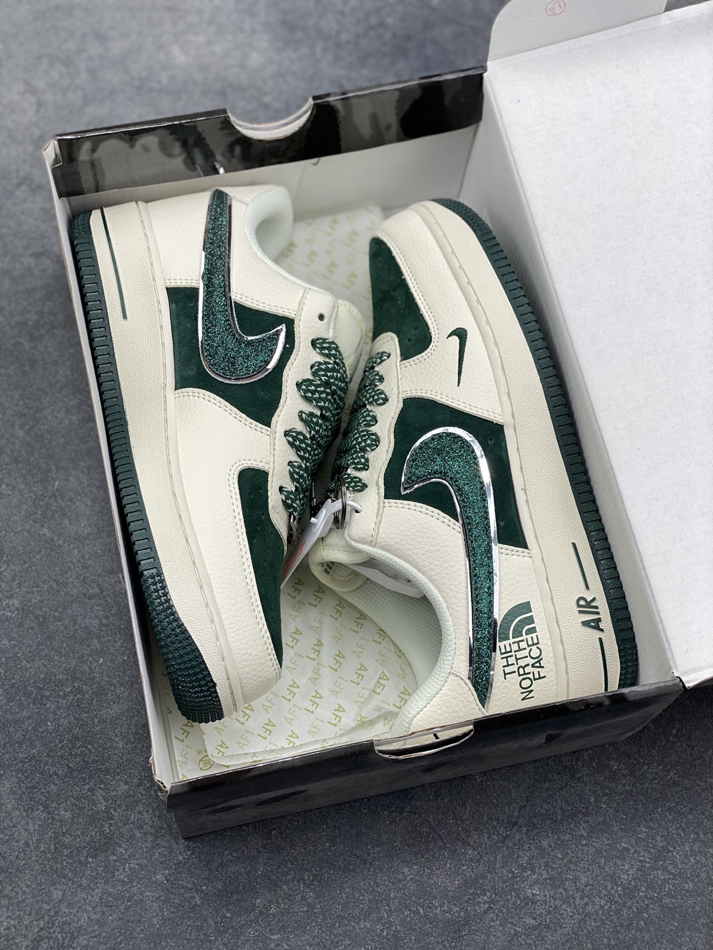 图片[9]-NIke Air Force 1 ‘07 Low 空军一号低帮 运动鞋 休闲鞋 折边针车 工艺难度大 原楦头原纸板 原装鞋盒 定制五金配件 内置全掌气垫 原厂鞋底 货号：QY6816-528 尺码：36 36.5 37.5 38 38.5 39 40 40.5 41 42 42.5 43 44 44.5 45-选品中心