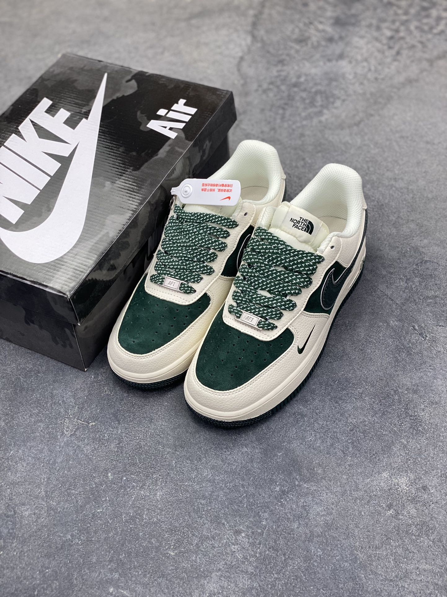 图片[8]-NIke Air Force 1 ‘07 Low 空军一号低帮 运动鞋 休闲鞋 折边针车 工艺难度大 原楦头原纸板 原装鞋盒 定制五金配件 内置全掌气垫 原厂鞋底 货号：QY6816-528 尺码：36 36.5 37.5 38 38.5 39 40 40.5 41 42 42.5 43 44 44.5 45-选品中心