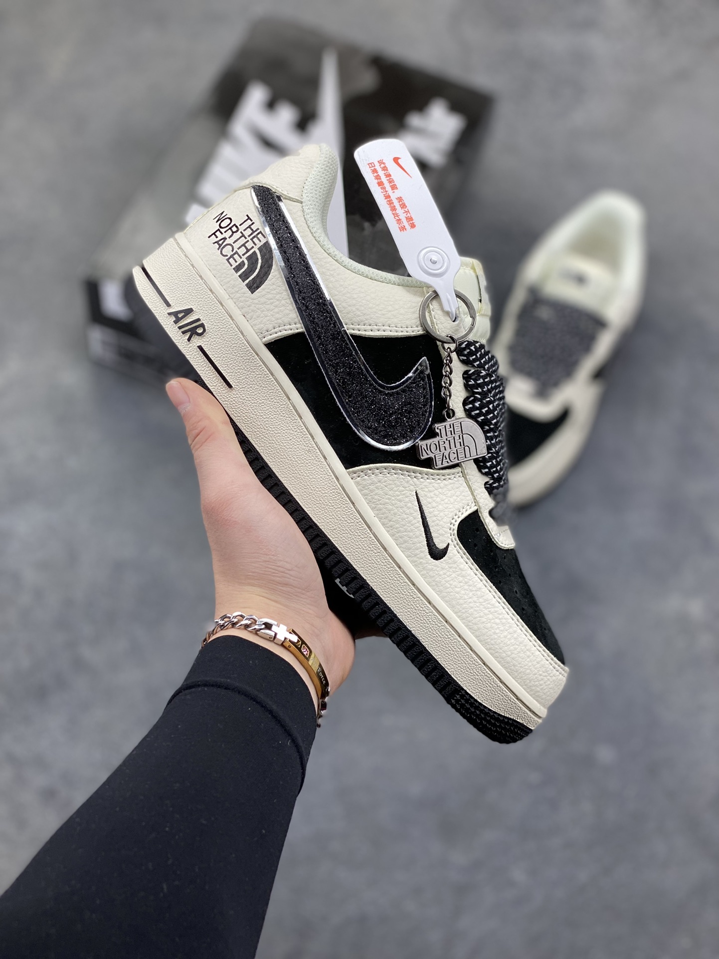 NIke Air Force 1 ‘07 Low 空军一号低帮 运动鞋 休闲鞋 折边针车 工艺难度大 原楦头原纸板 原装鞋盒 定制五金配件 内置全掌气垫 原厂鞋底 货号：QY6818-523 尺码：36 36.5 37.5 38 38.5 39 40 40.5 41 42 42.5 43 44 44.5 45-选品中心