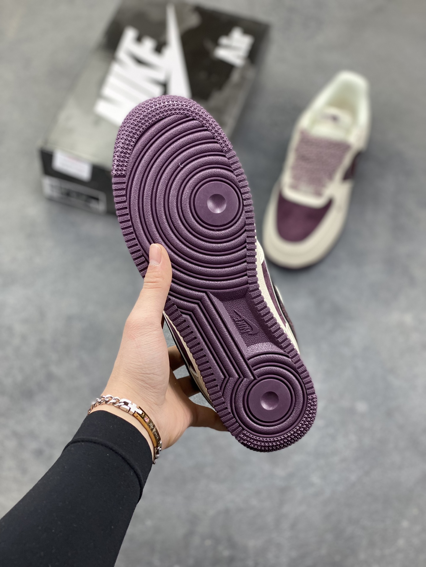 图片[5]-NIke Air Force 1 ‘07 Low 空军一号低帮 运动鞋 休闲鞋 折边针车 工艺难度大 原楦头原纸板 原装鞋盒 定制五金配件 内置全掌气垫 原厂鞋底 货号：QY6818-535 尺码：36 36.5 37.5 38 38.5 39 40 40.5 41 42 42.5 43 44 44.5 45-选品中心