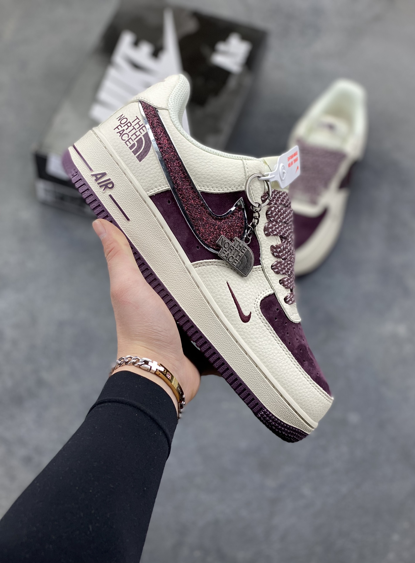 NIke Air Force 1 ‘07 Low 空军一号低帮 运动鞋 休闲鞋 折边针车 工艺难度大 原楦头原纸板 原装鞋盒 定制五金配件 内置全掌气垫 原厂鞋底 货号：QY6818-535 尺码：36 36.5 37.5 38 38.5 39 40 40.5 41 42 42.5 43 44 44.5 45-选品中心