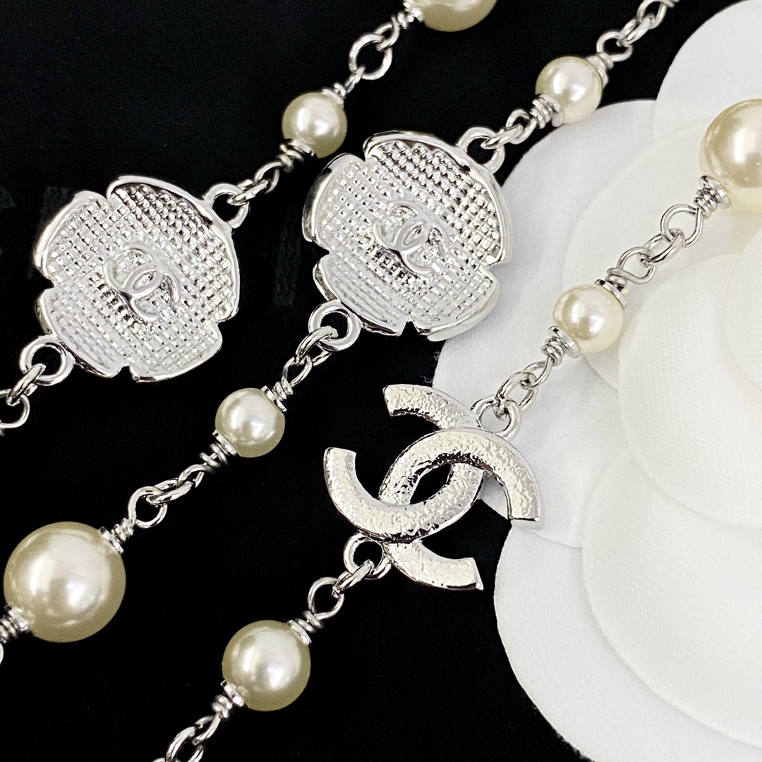 【今日新款】编码N1196 🛍香奈儿项链热销款。爆上新🆕🆕🆕一致官网，专柜同步😎CHAN 26 黑色山茶